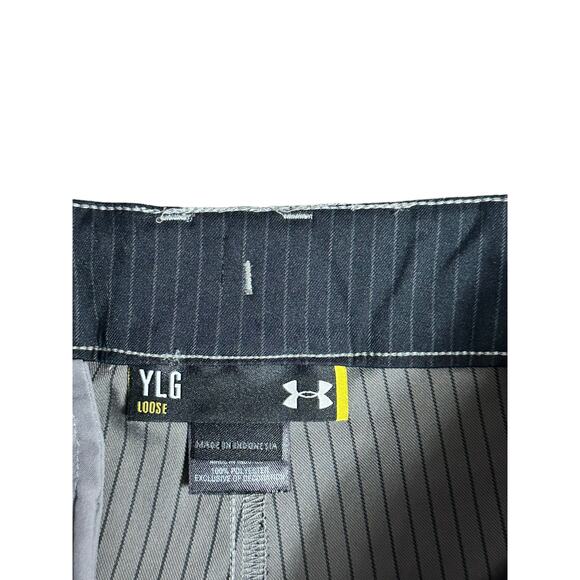 Under Armour Gray Skull Shorts Boys Youth Large EUC - Picture 3 of 4